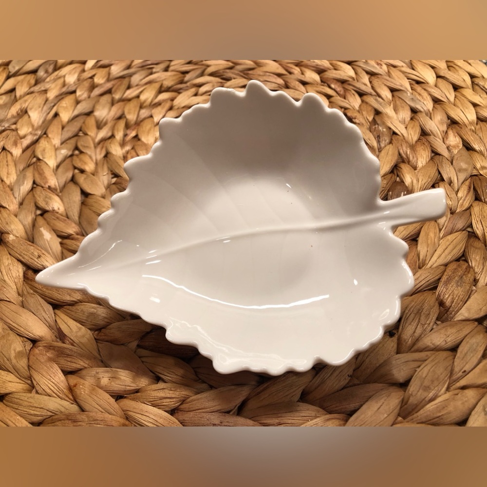 Porcelain Leaf Dish